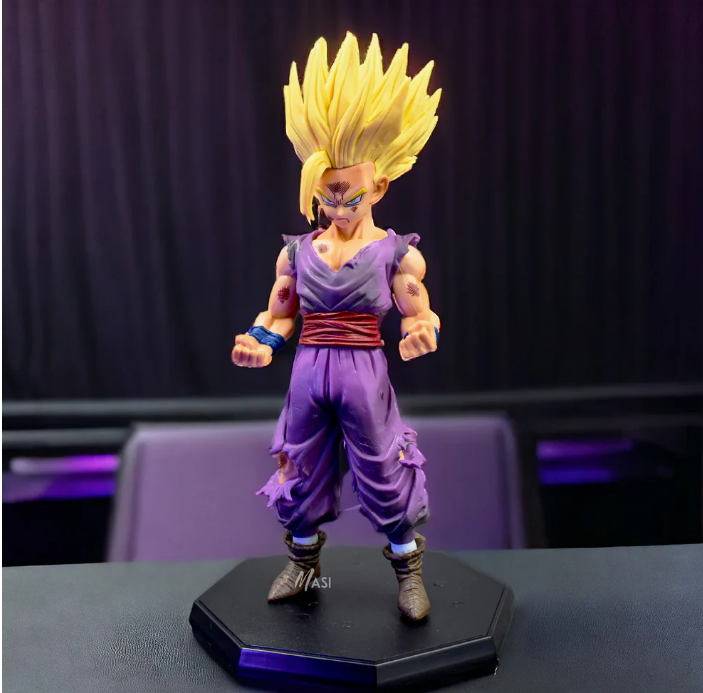 Dragon Ball Z Teen Gohan Super Saiyan 2 Action Figure